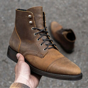THURSDAY  Boot Company Captain Boots Sz 7.5